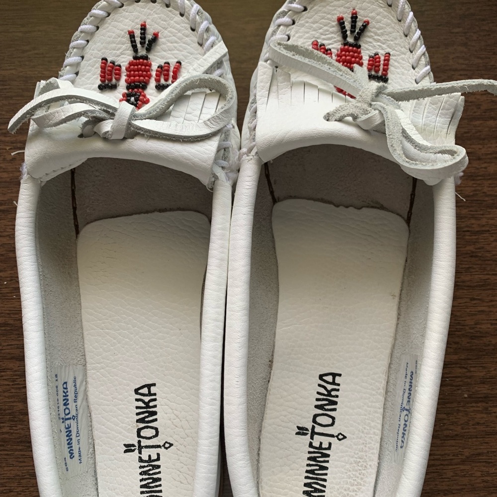 Minnetonka trad mocs in white